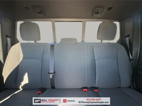 Used 2024 RAM 2500 Tradesman w/ Chrome Appearance Group image 17