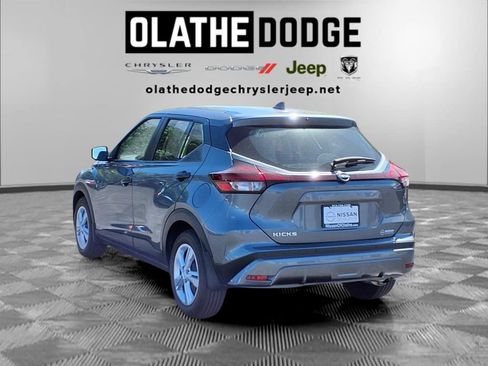Used 2025 Nissan Kicks Play S FWD image 3