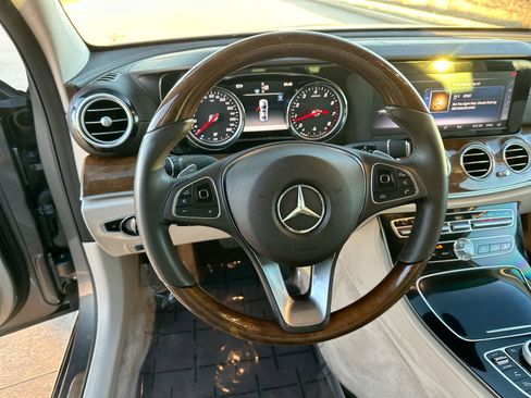 Used 2018 Mercedes-Benz E 300 4MATIC image 14