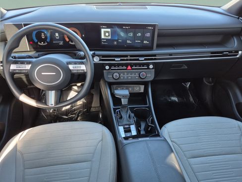 Used 2025 Hyundai Santa Cruz SE FWD image 10