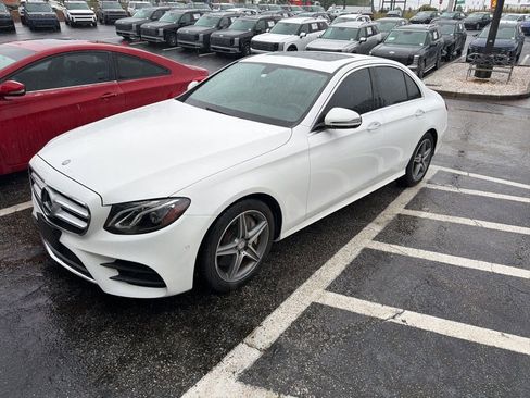 Used 2017 Mercedes-Benz E 300 image 2