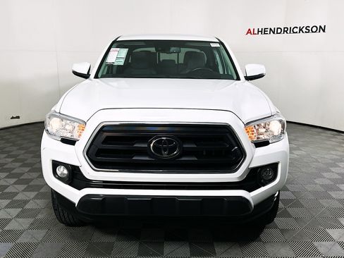 Used 2023 Toyota Tacoma SR image 8