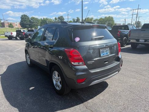 Used 2020 Chevrolet Trax LT w/ LT Convenience Package FWD image 4