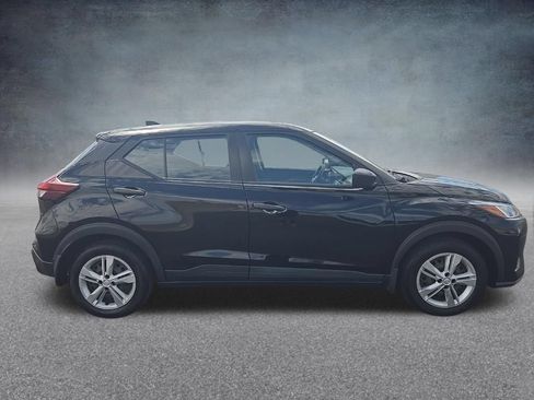 Used 2023 Nissan Kicks S FWD image 2