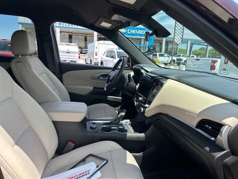 Used 2023 Chevrolet Traverse LT FWD image 30
