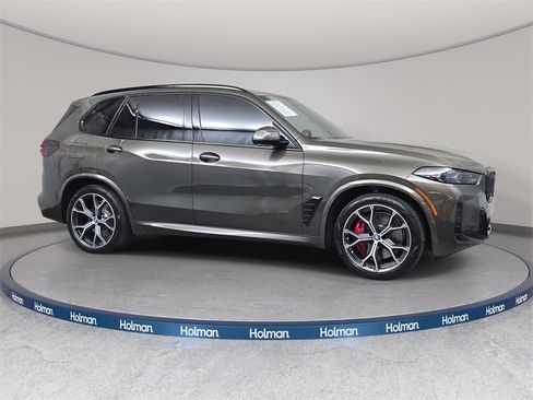 Used 2025 BMW X5 xDrive50e w/ M Sport Package image 4