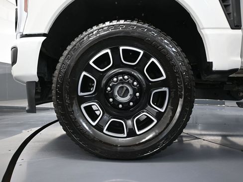 Used 2025 Ford F250 Platinum AWD/4WD image 17