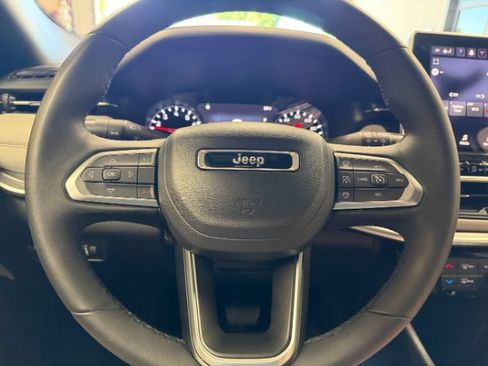 Used 2025 Jeep Compass Limited AWD/4WD image 23