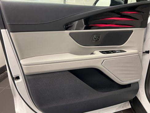 New 2026 Lincoln Nautilus Premier image 30