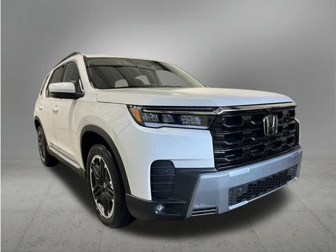 New 2026 Honda Pilot Touring image 9