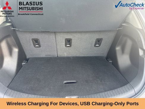 Used 2023 Chevrolet Bolt LT w/ Infotainment Package FWD image 10