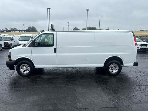 Used 2020 Chevrolet Express 3500 Extended w/ Driver Convenience Package RWD image 5