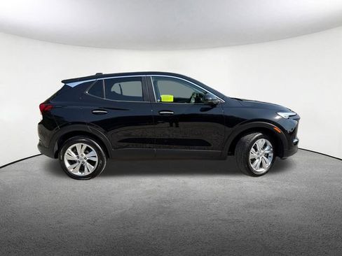 Used 2025 Buick Encore GX Preferred AWD/4WD image 15