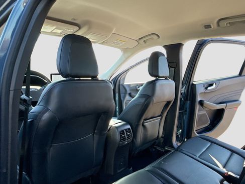 Used 2023 Ford Escape Platinum image 6