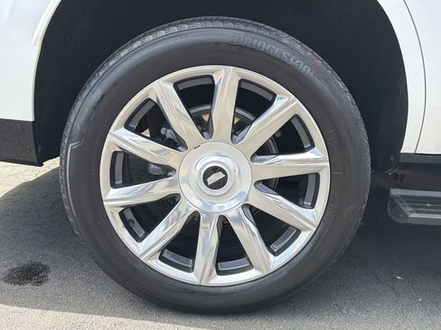 Used 2024 Cadillac Escalade Premium Luxury Platinum w/ Heavy-Duty Trailer Package image 17