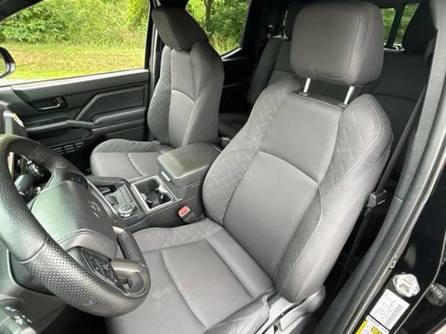 Certified 2025 Toyota Tacoma SR5 AWD/4WD image 25