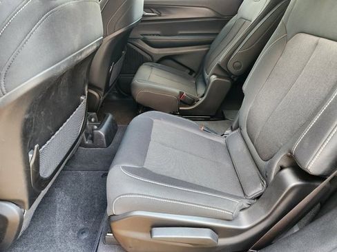 Used 2025 Jeep Grand Cherokee L Laredo image 30