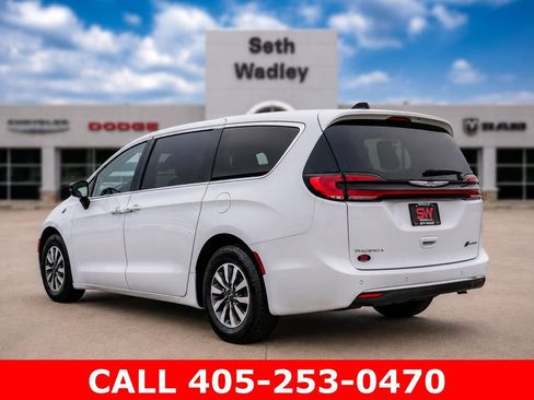 Used 2024 Chrysler Pacifica Limited FWD image 66