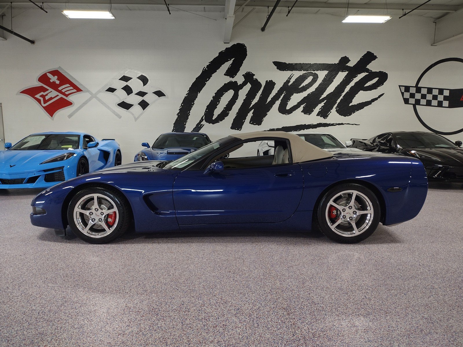 Used 2004 Chevrolet Corvette Convertible w/ Preferred Equipment Group RWD image 7