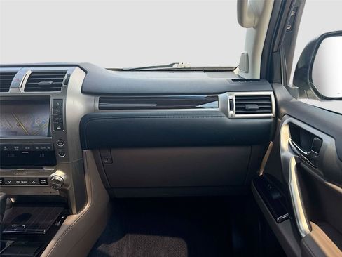 Used 2021 Lexus GX 460 Premium w/ Premium Package image 24