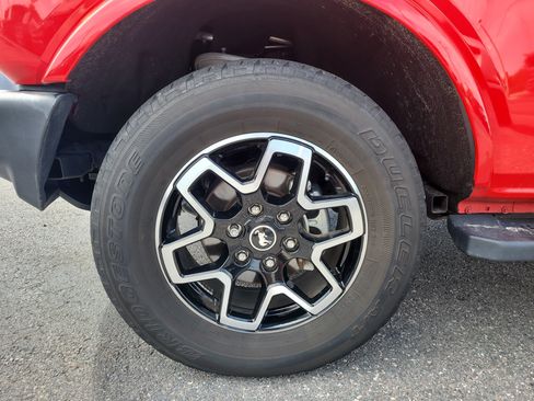 Used 2023 Ford Bronco Outer Banks AWD/4WD image 9