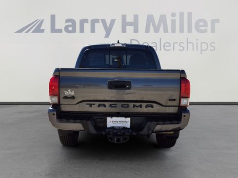 Used 2020 Toyota Tacoma SR5 image 4