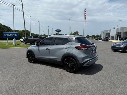 Used 2022 Nissan Kicks SV FWD image 4