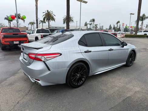 Used 2019 Toyota Camry SE image 6