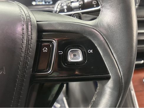 Used 2023 Lincoln Aviator Reserve w/ Equipment Group 201A image 28