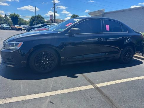 Used 2016 Volkswagen Jetta S FWD image 2