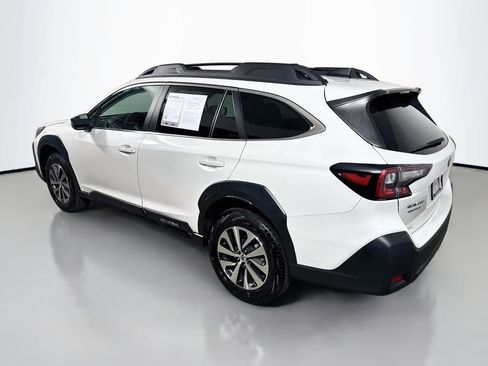 Used 2025 Subaru Outback Premium AWD/4WD image 5