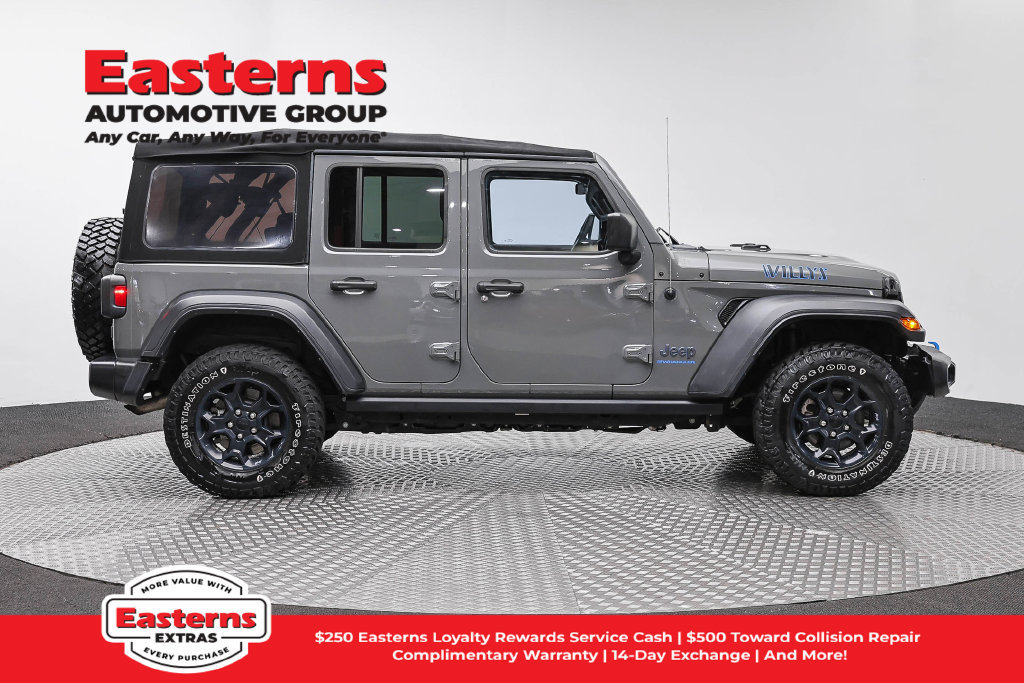 Used 2023 Jeep Wrangler Unlimited w/ Cold Weather Group AWD/4WD image 5