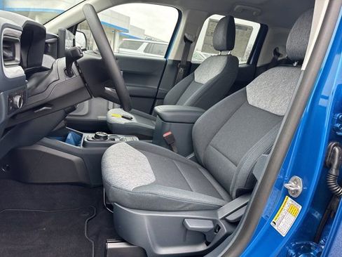 New 2025 Ford Maverick XLT image 9