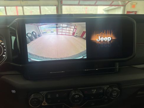 New 2026 Jeep Wrangler Unlimited Rubicon AWD/4WD image 18