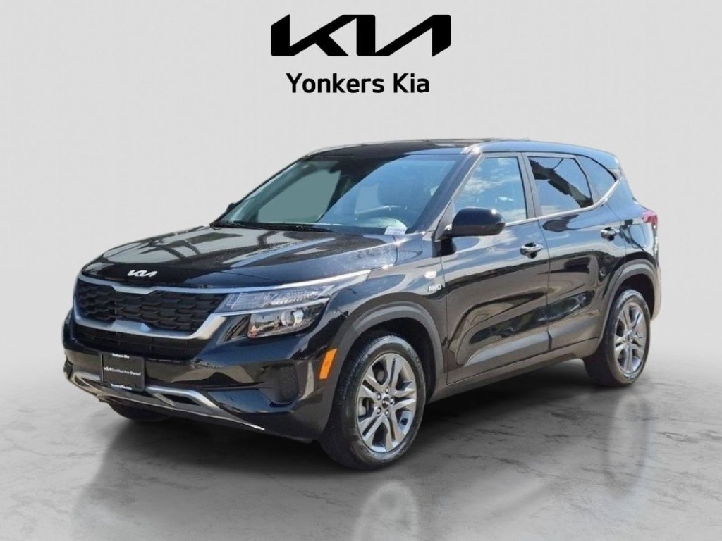 Used 2023 Kia Seltos LX AWD/4WD image 1