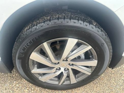 Certified 2024 Chevrolet Equinox Premier AWD/4WD image 16