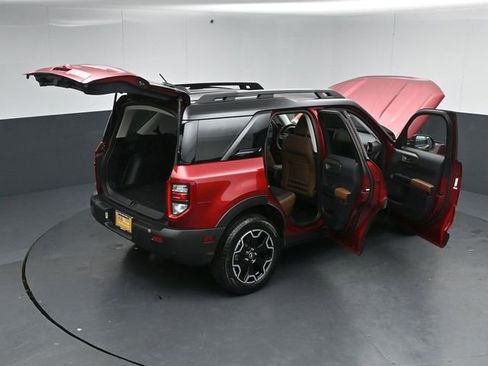Certified 2025 Ford Bronco Sport Outer Banks w/ Outer Banks Tech Package+ AWD/4WD image 60