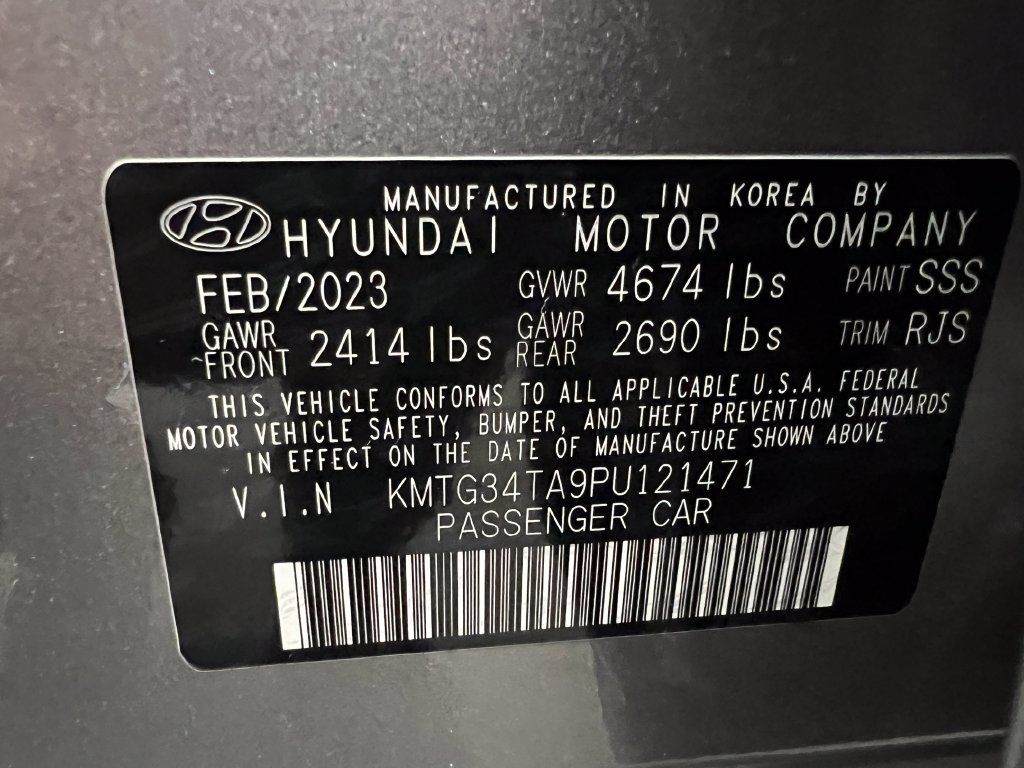 Used 2023 Genesis G70 2.0T RWD image 32