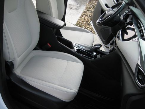 Used 2020 Buick Encore GX Select image 37