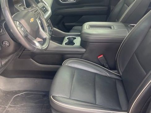 Used 2021 Chevrolet Tahoe Premier w/ Premium Package RWD image 3