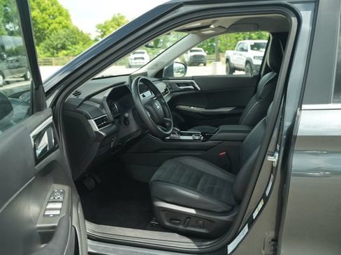 Used 2025 Mitsubishi Outlander SE FWD image 12