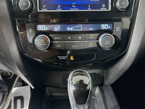 Certified 2020 Nissan Rogue Sport SV image 15