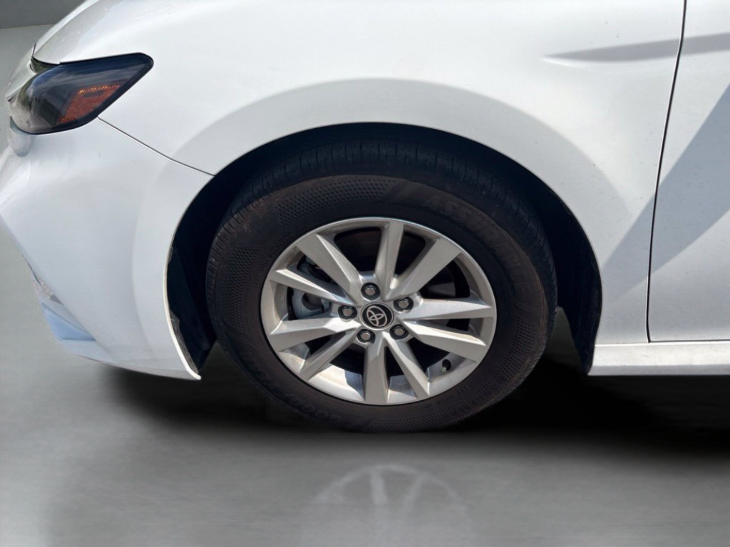 Used 2025 Toyota Camry LE FWD image 26