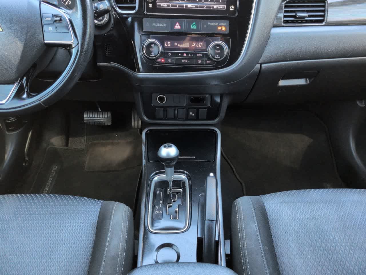 Used 2018 Mitsubishi Outlander LE FWD image 18