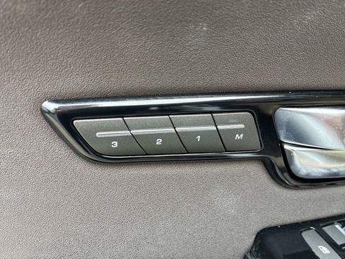 Used 2018 Land Rover Range Rover Evoque AWD/4WD image 23