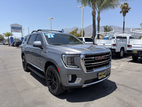 Used 2022 GMC Yukon SLT w/ SLT Premium Package AWD/4WD image 2