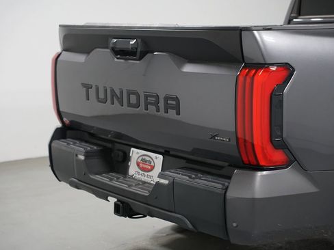 Used 2022 Toyota Tundra SR5 w/ Convenience Package image 9