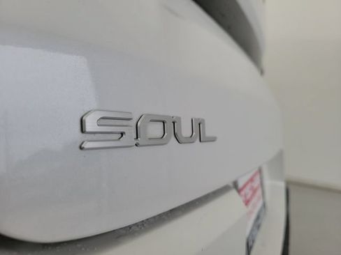 Used 2024 Kia Soul LX w/ Option Group 015 FWD image 8