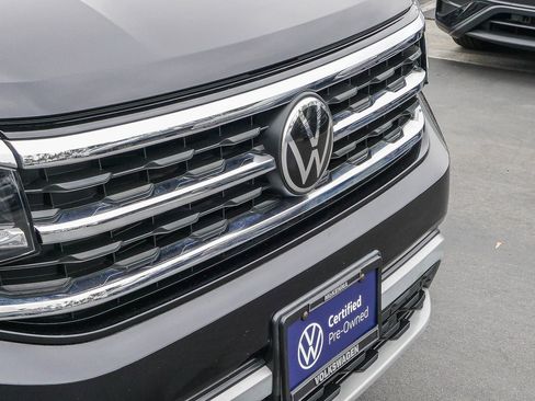 Certified 2023 Volkswagen Atlas SE w/ Black Wheel Package FWD image 5