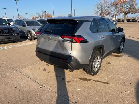 Used 2024 Toyota RAV4 LE image 7